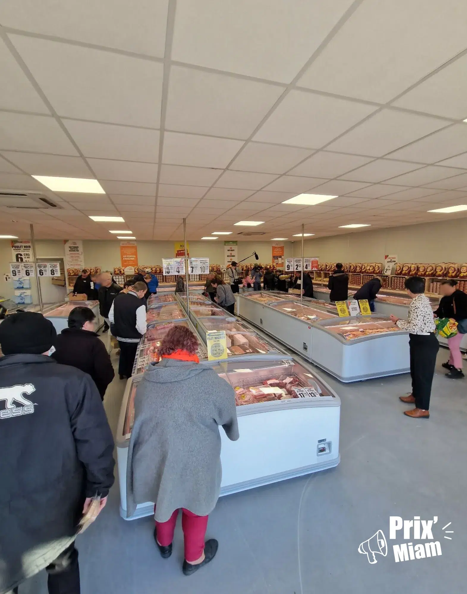 Vue intérieure du magasin Anti-Gaspi Prix'Miam Sablé-sur-Sarthe