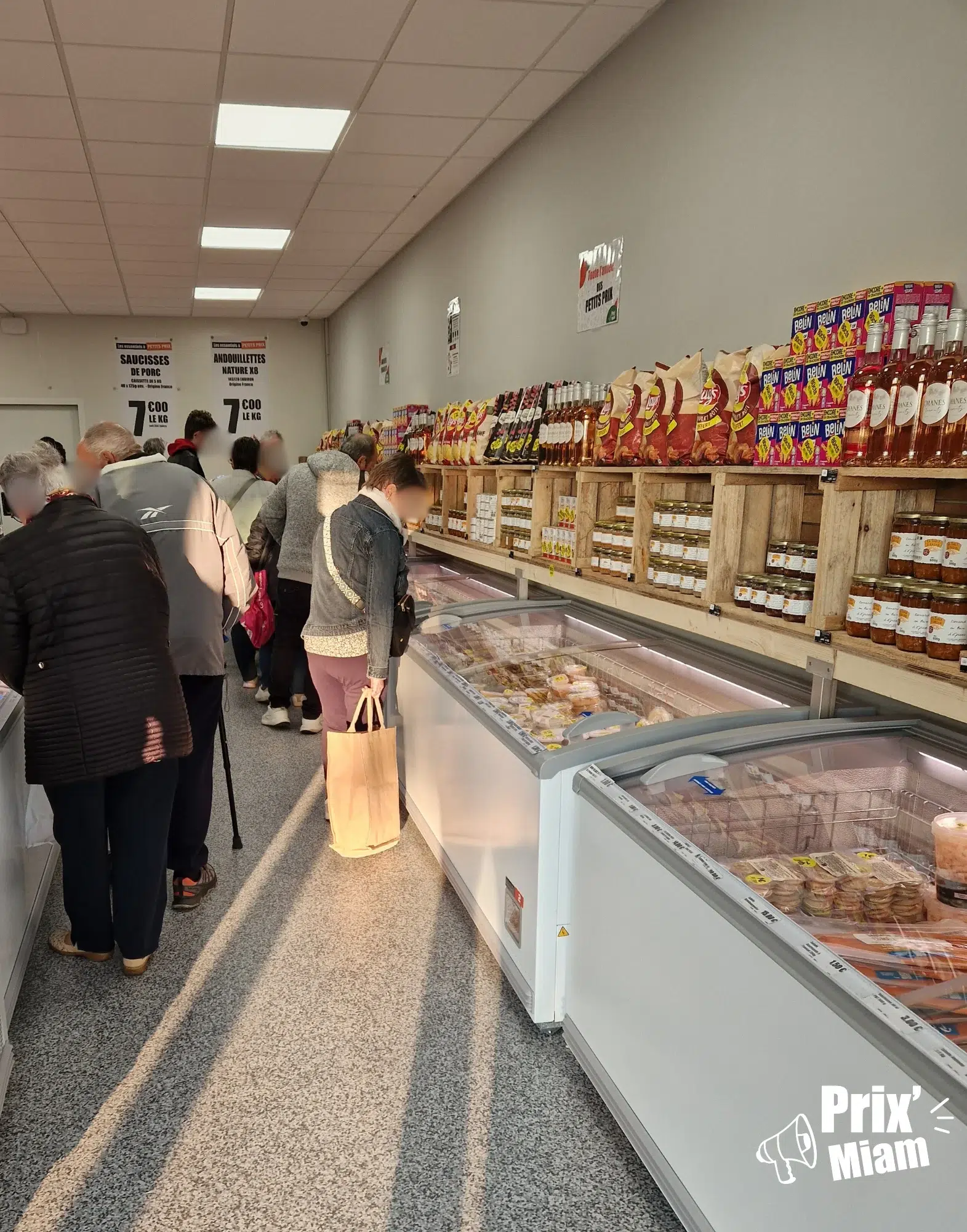 Intérieur du magasin Prix'Miam Chateau-Gontier