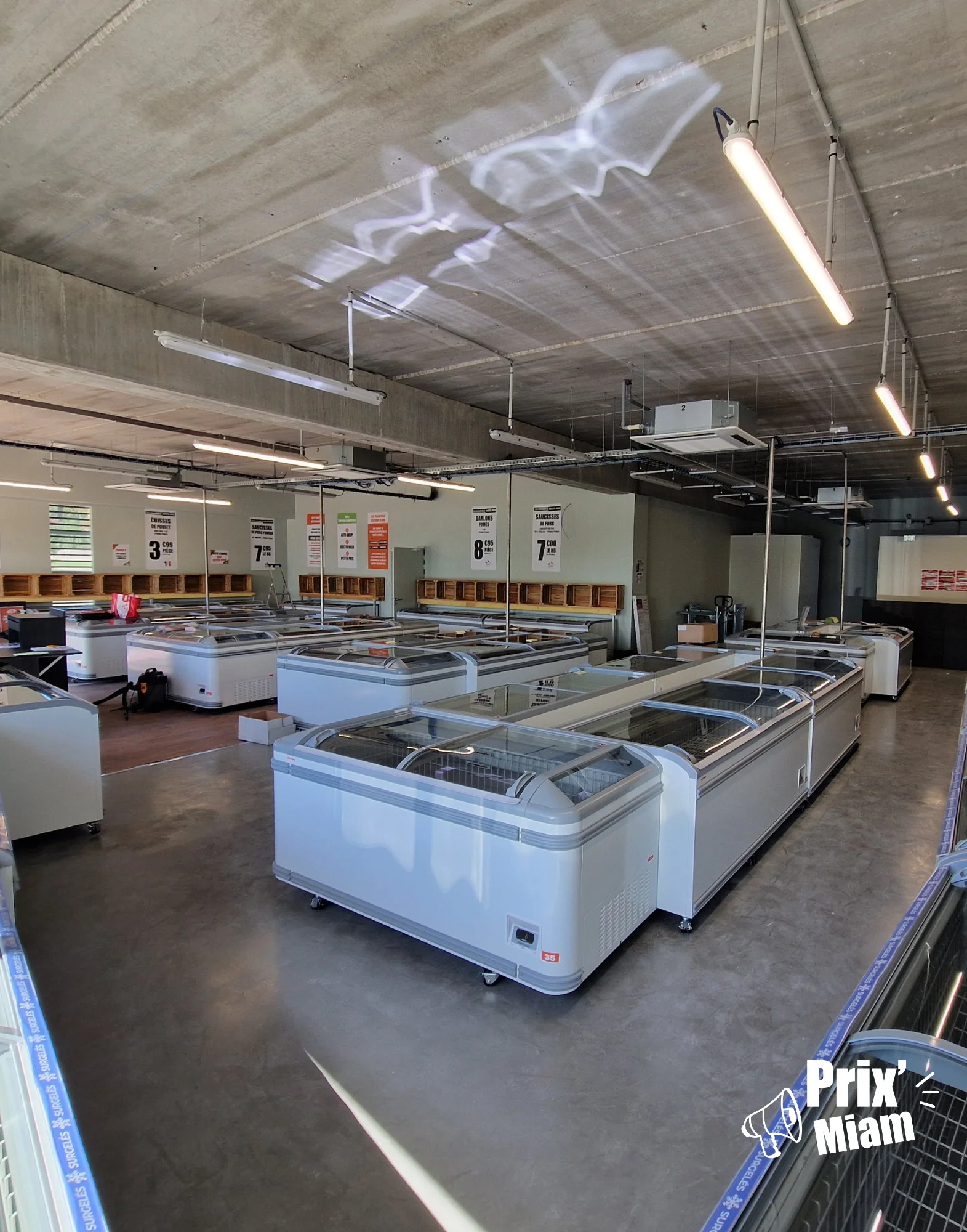 Intérieur vide magasin anti gaspi Prix Miam